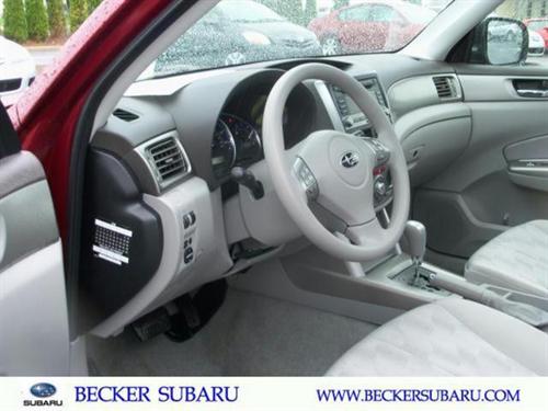 Subaru Forester 2010 photo 2