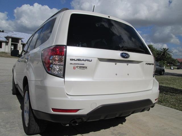 Subaru Forester 2010 photo 2