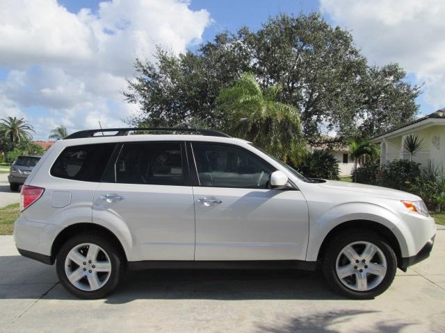 Subaru Forester 2010 photo 4