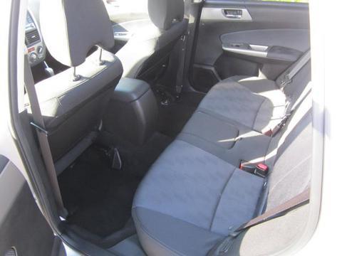Subaru Forester 2010 photo 1