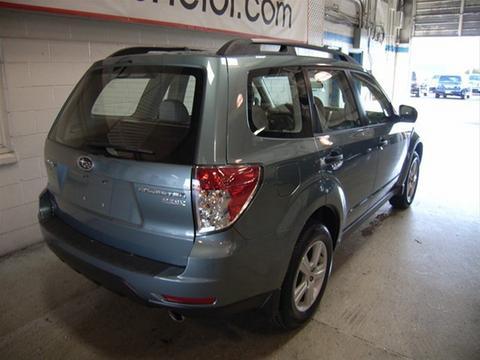 Subaru Forester 2010 photo 2