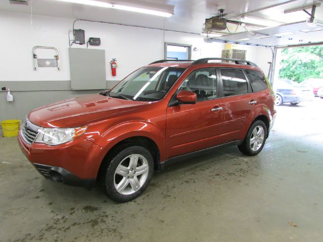 Subaru Forester 2010 photo 1