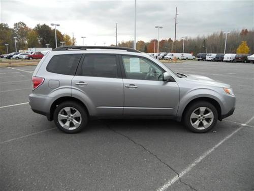 Subaru Forester 2010 photo 1