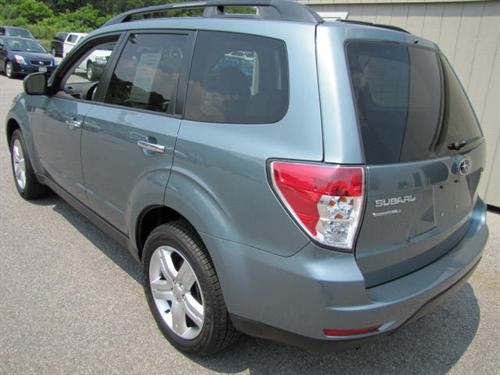 Subaru Forester 2010 photo 2
