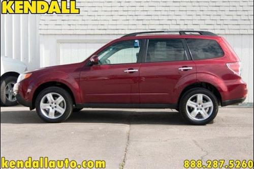 Subaru Forester 2010 photo 1