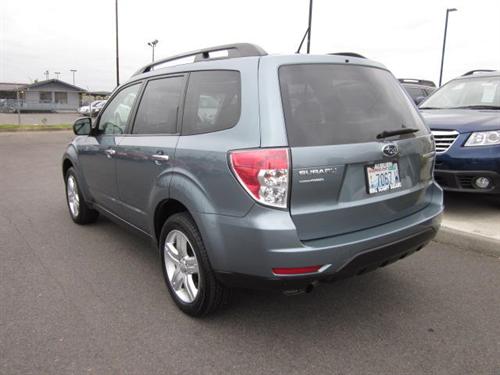 Subaru Forester 2010 photo 1
