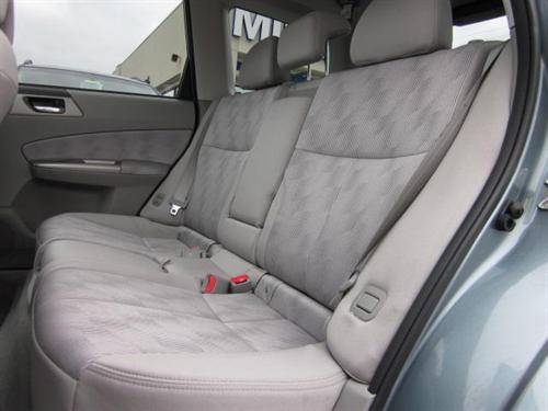 Subaru Forester 2010 photo 2
