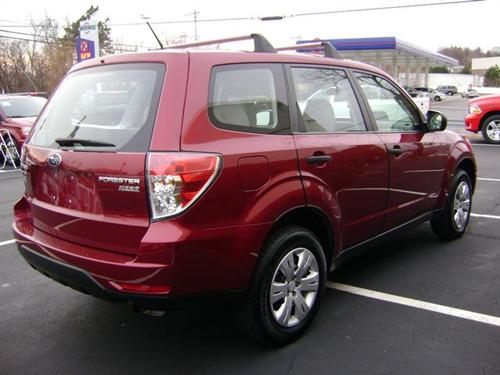 Subaru Forester 2010 photo 1