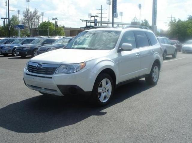 Subaru Forester 2010 photo 2
