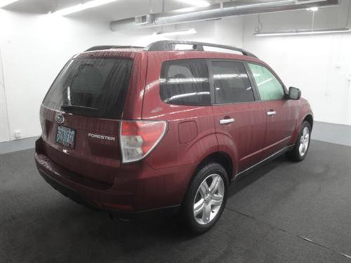 Subaru Forester 2010 photo 1