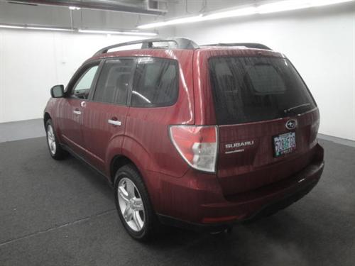 Subaru Forester 2010 photo 2