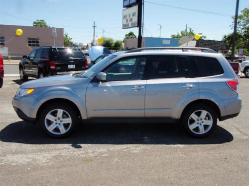 Subaru Forester 2010 photo 1