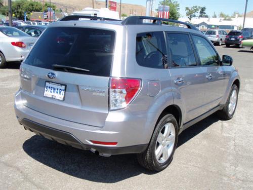 Subaru Forester 2010 photo 3