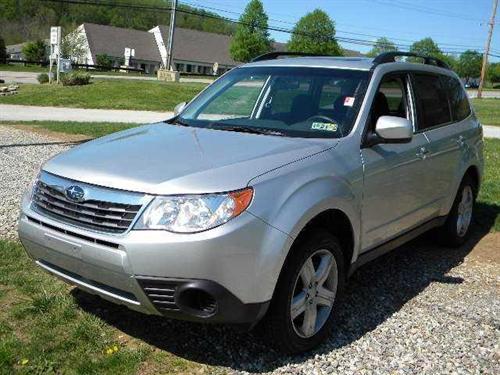 Subaru Forester 2010 photo 1