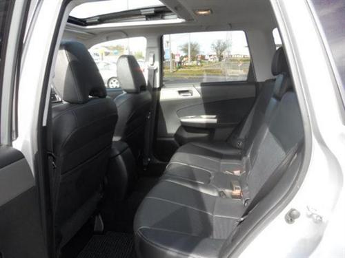 Subaru Forester 2010 photo 1