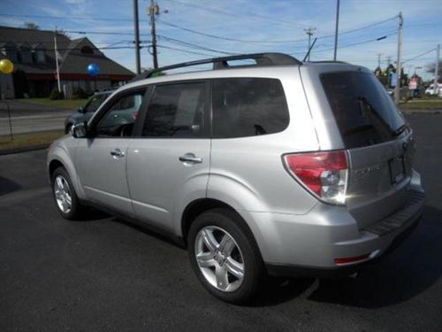 Subaru Forester 2010 photo 2