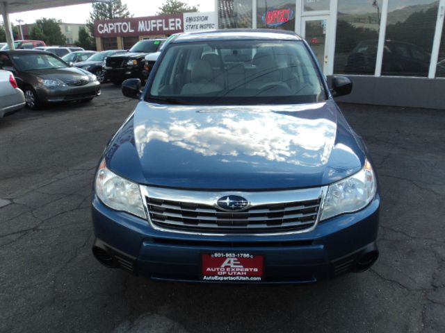 Subaru Forester 2010 photo 1