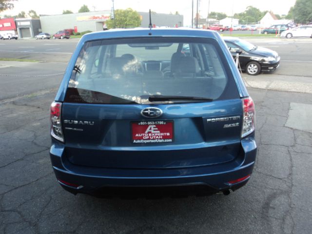 Subaru Forester 2010 photo 2