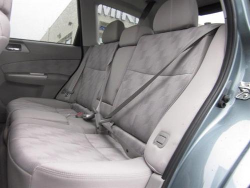 Subaru Forester 2010 photo 1