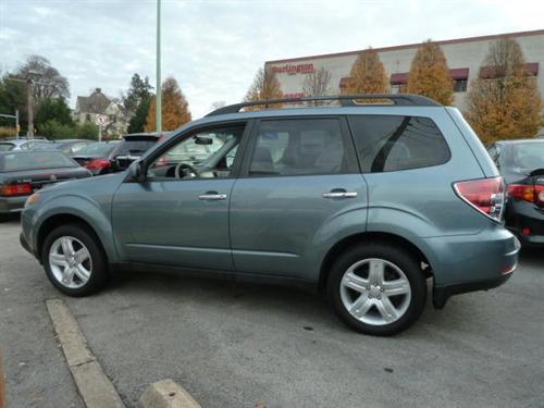 Subaru Forester 2010 photo 2