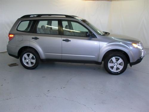 Subaru Forester 2010 photo 2