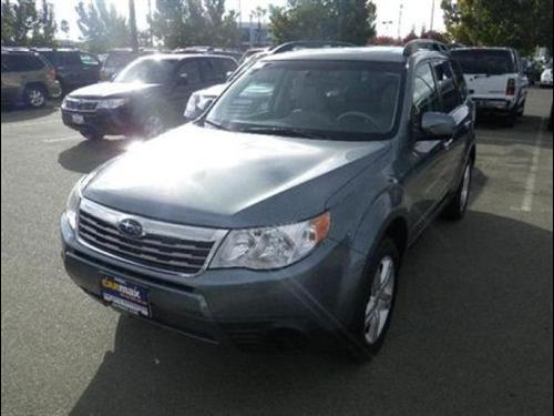 Subaru Forester 2010 photo 1