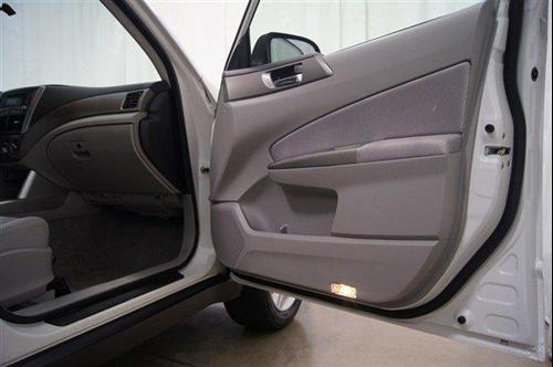 Subaru Forester 2010 photo 2