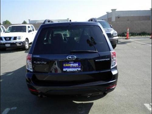 Subaru Forester 2010 photo 2