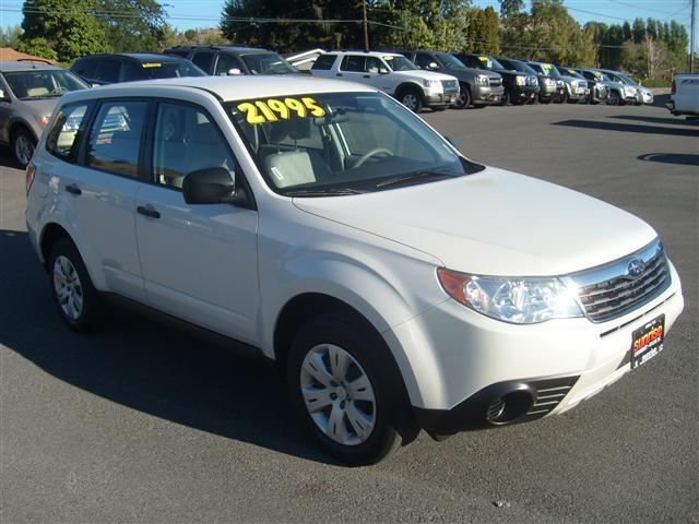 Subaru Forester 2010 photo 1