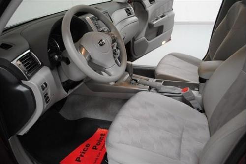 Subaru Forester 2010 photo 2