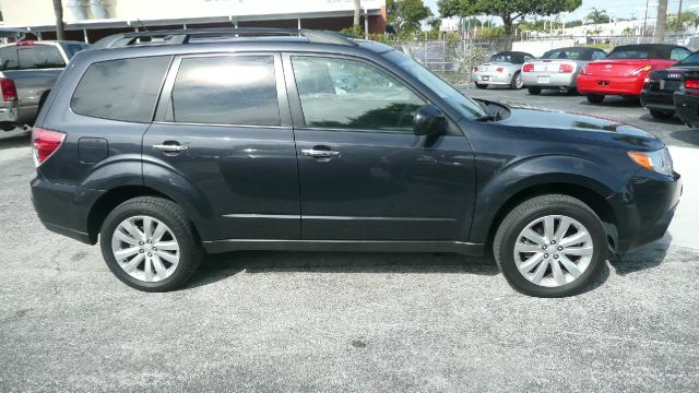 Subaru Forester 2011 photo 1