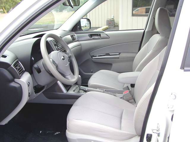 Subaru Forester 2011 photo 4