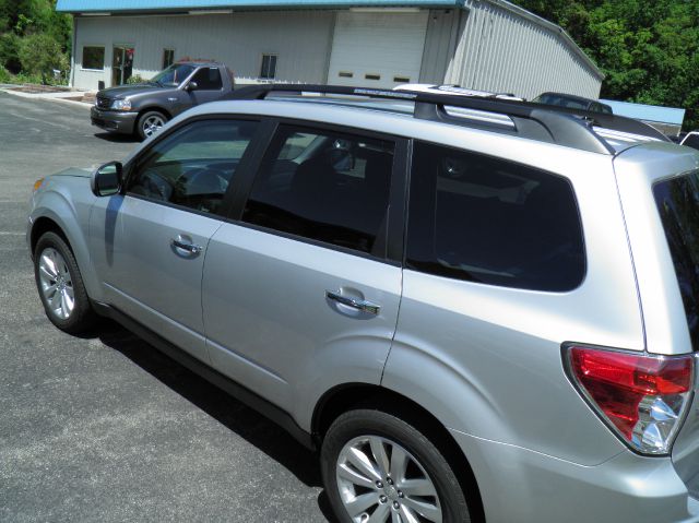 Subaru Forester 2500hd 4x4 W/ Plow System SUV