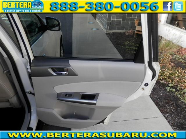 Subaru Forester 2012 photo 1