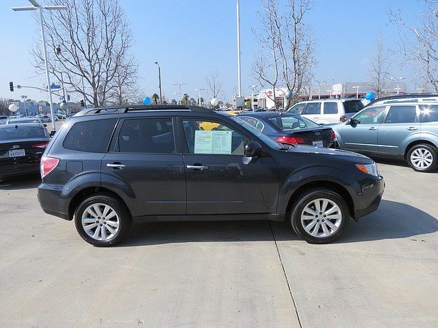 Subaru Forester 2012 photo 2