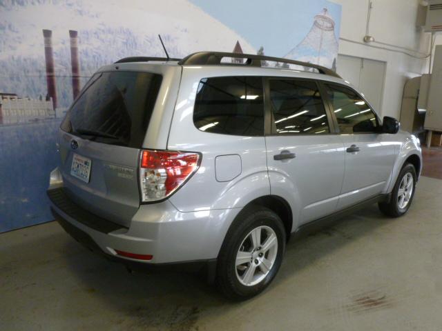 Subaru Forester 2012 photo 2