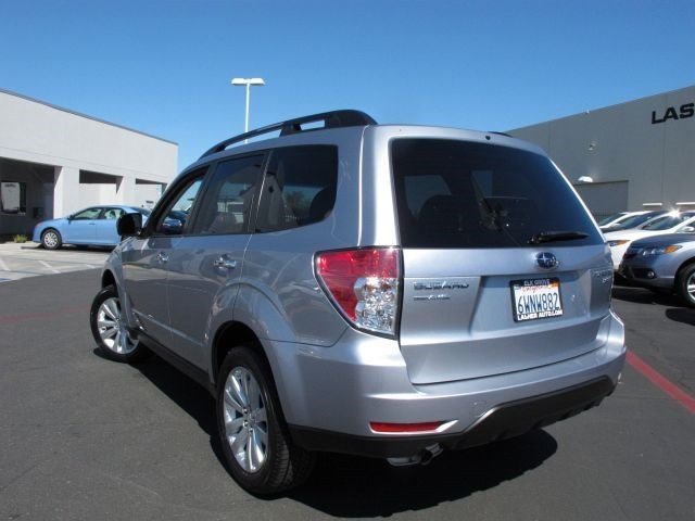Subaru Forester 2012 photo 2