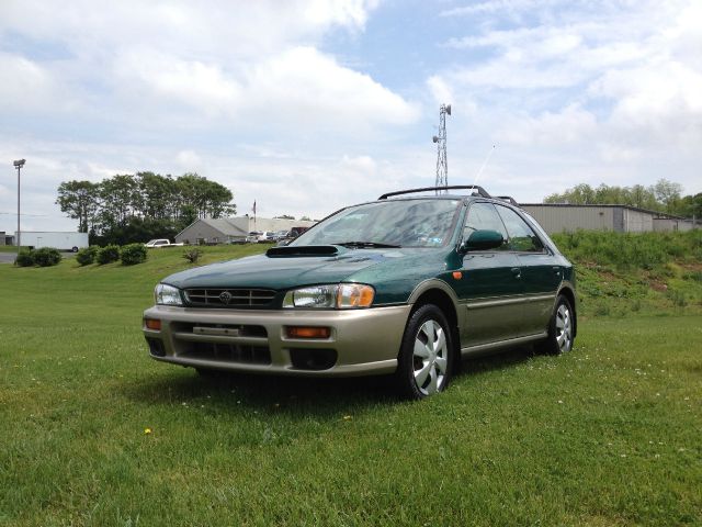 Subaru Impreza 2000 photo 1