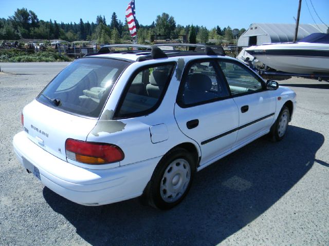 Subaru Impreza 2000 photo 2