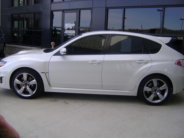 Subaru Impreza Awd-2nd Bench-sunroof-newer Tires-6 CD Wagon