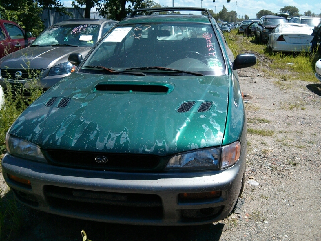 Subaru Impreza Wagon 1997 photo 0