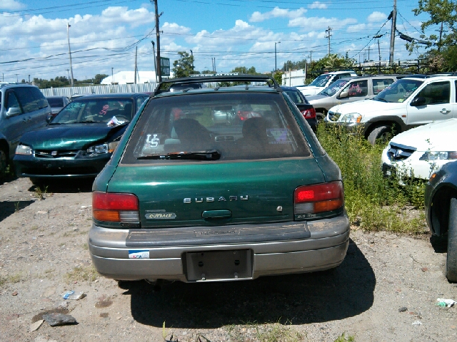 Subaru Impreza Wagon 1997 photo 1