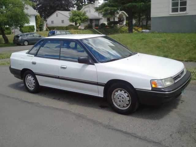 Subaru Legacy 1990 photo 4