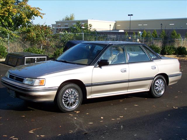 Subaru Legacy ESi Sedan