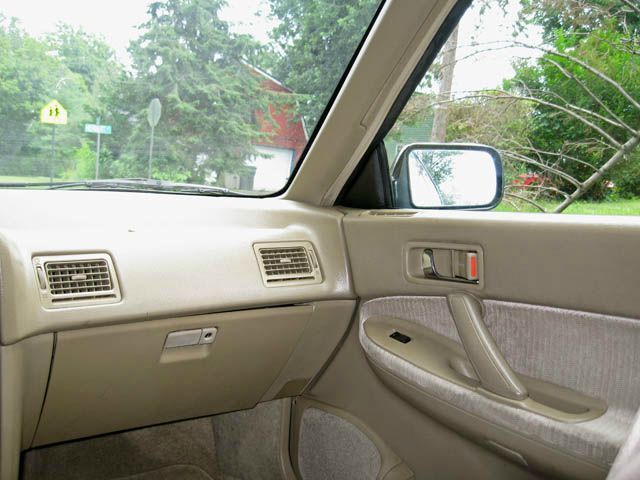 Subaru Legacy 1992 photo 2