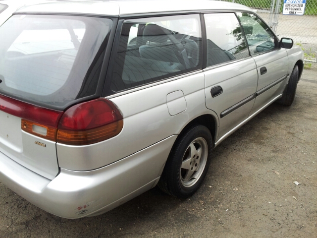 Subaru Legacy 1996 photo 2