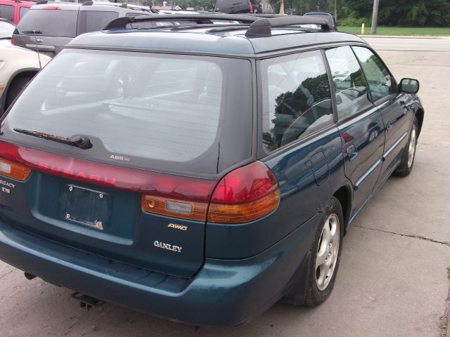 Subaru Legacy 1999 photo 1