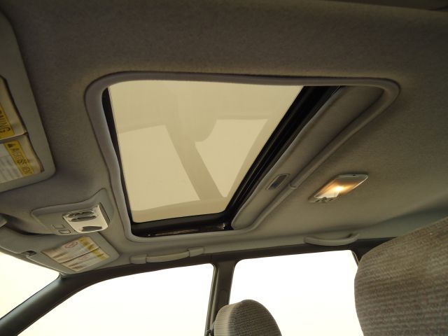 Subaru Legacy 1999 photo 20