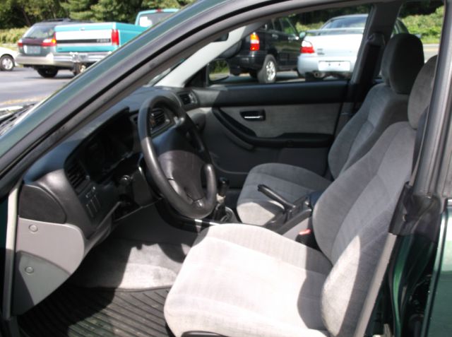 Subaru Legacy 2000 photo 1
