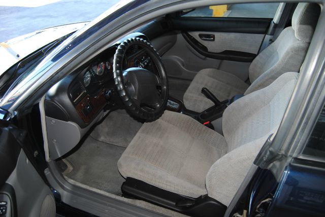 Subaru Legacy 2000 photo 20